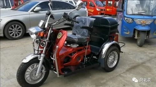 DƬ